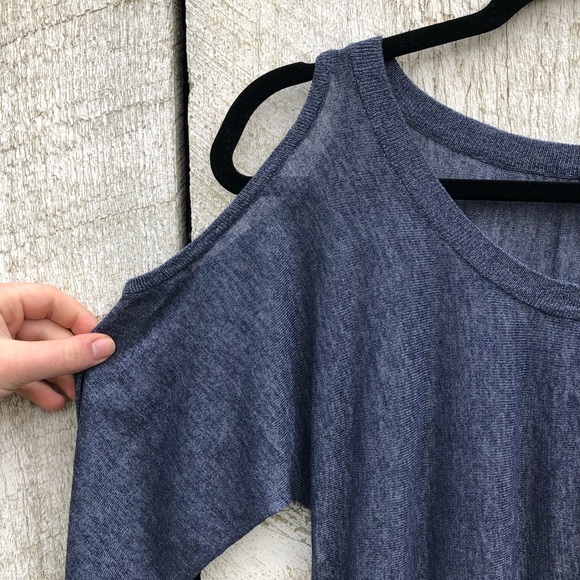 Club Monaco | blue cold shoulder long sleeve top - Picture 3 of 6